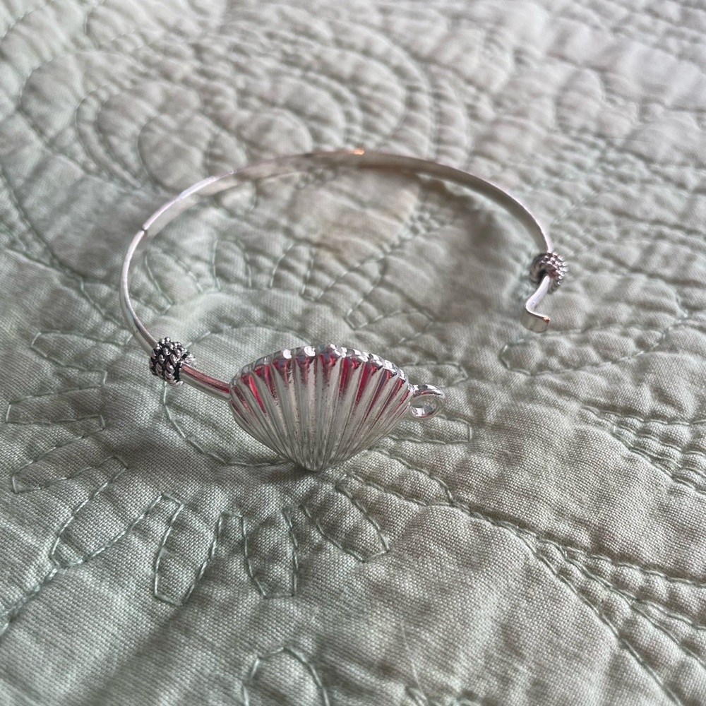 Silver Seashell Bangle Bracelet